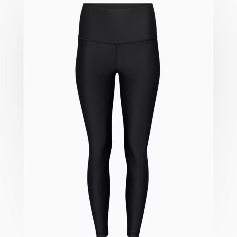 TnaGLOSS™ Cheeky Hi-Rise Legging High-waisted cheeky leggings